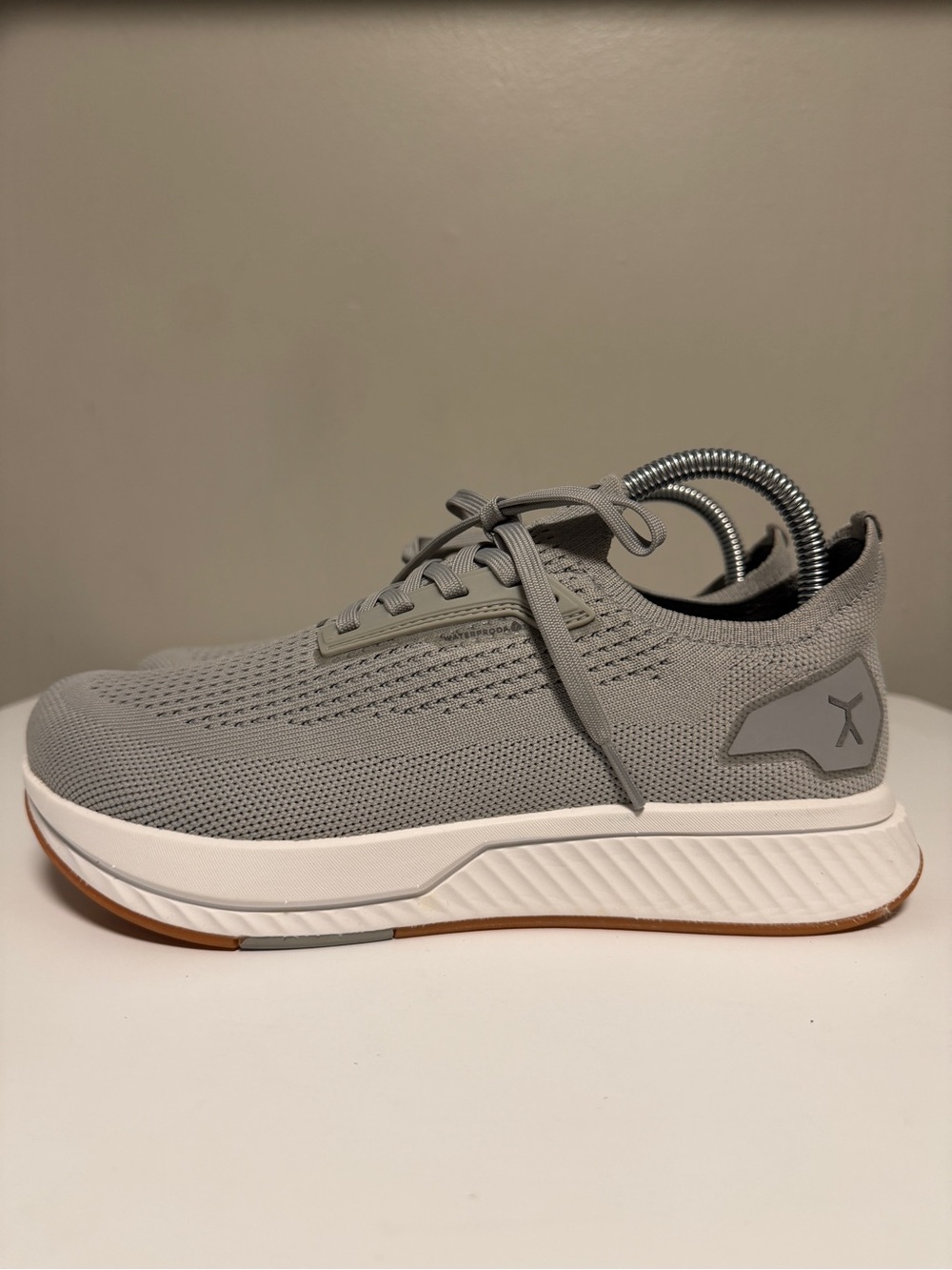 Flux Adapt Run Waterproof Lunar Gray Men 6.5  Women 8 Athletic Walking Knit Shoe